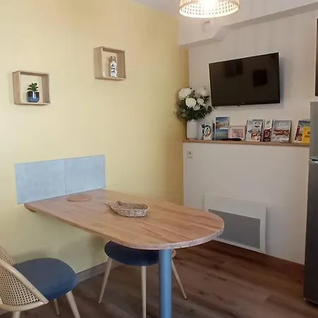 Apartmán A 50 M De La Plage, De 35 M2 : Les Pieds Sales