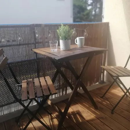 A 50 M De La Plage, De 35 M2 : Les Pieds Sales * Brehal