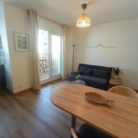 A 50 M De La Plage, De 35 M2 : Les Pieds Sales Apartmán *