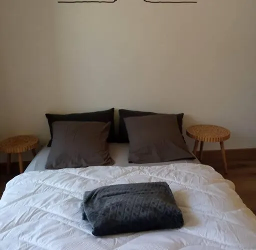 A 50 M De La Plage, De 35 M2 : Les Pieds Sales Apartament Bréhal