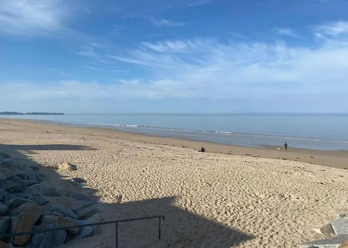 A 50 M De La Plage, De 35 M2 : Les Pieds Sales Апартаменты Brehal